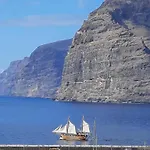 Amazing View Gigantes & La Gomera * Acantilado de los Gigantes