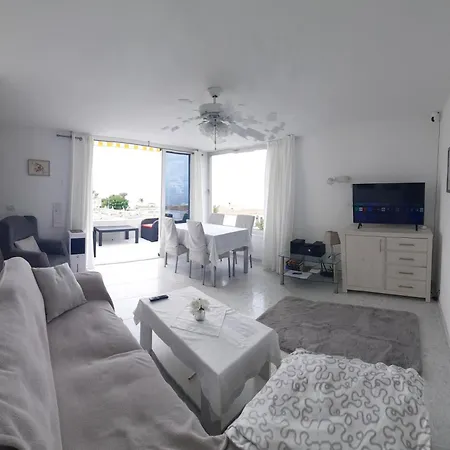 Amazing View Los Gigantes & La Gomera Apartment *