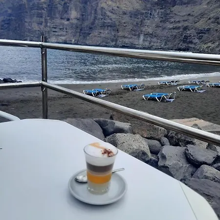 Amazing View Los Gigantes & La Gomera